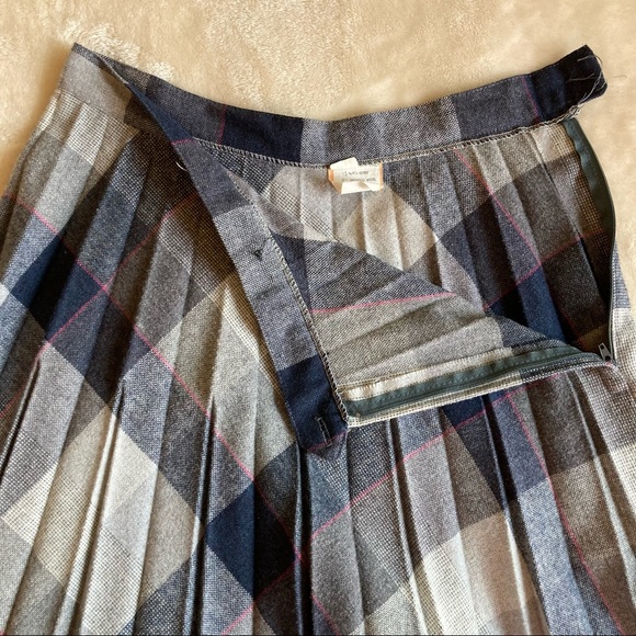 Vintage Pleated Wool Blend Skirt - Picture 3 of 4